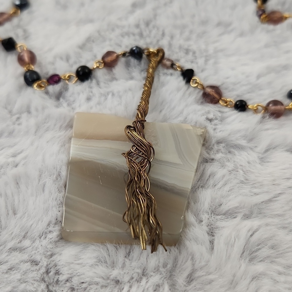 Artisan Agate Wire Wrapped Pendant Necklace Beaded Gold Tone Boho - Picture 3 of 8
